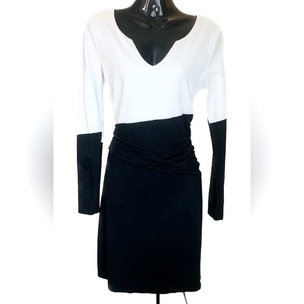 Two Tone Black & White Form Fitting Long Sleeve Dress S
